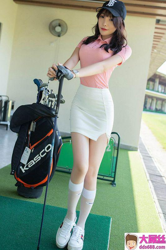 高尔夫翘臀女孩包臀短裙可爱性感