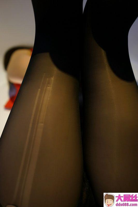 ROSI写真口罩系列NO.479长腿妹无内直穿黑撕袜
