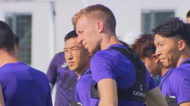 白丝老师一摸就出水